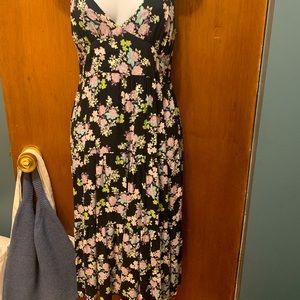 Floral cute / sexy midi dress